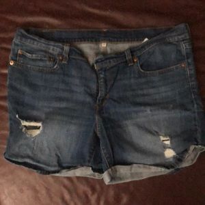 Women’s Levi’s shorts